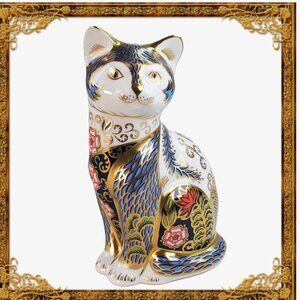 Royal Crown Derby “Fireside Cat” Paperweight Imari Figurine